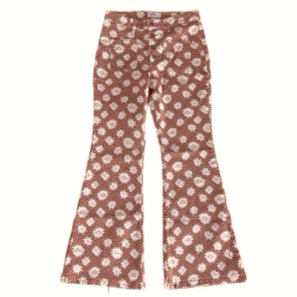 NWOT Wrangler High Rise Fierce Flare Jeans in Daisy Print Size 8 - Picture 6 of 7
